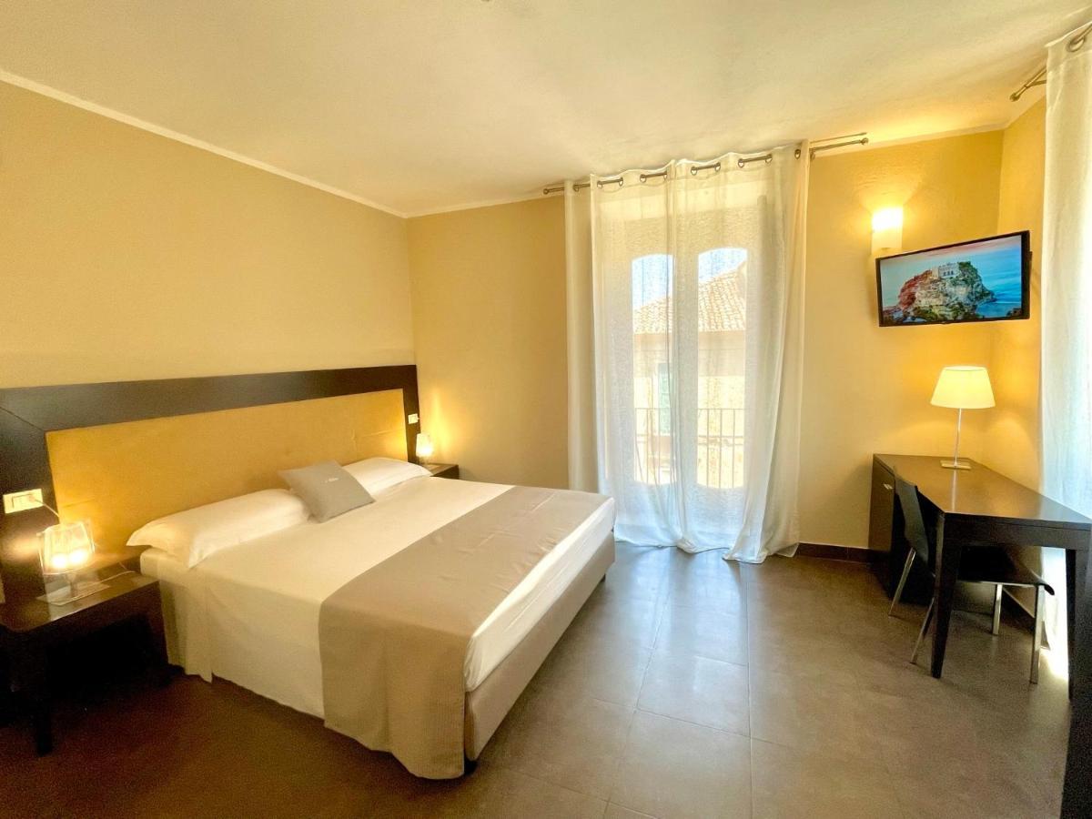 Residenza Il Barone Bed & Breakfast Тропеа Екстериор снимка