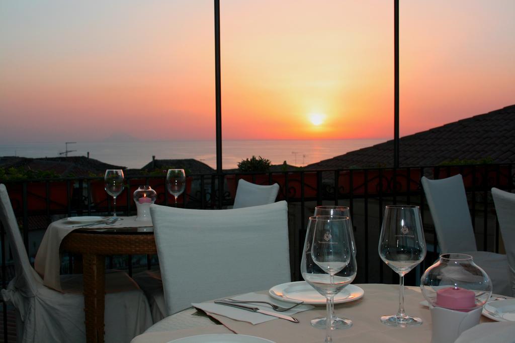 Residenza Il Barone Bed & Breakfast Тропеа Екстериор снимка